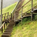 Koszty ułożenia drewnianych schodów