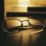 Okulary z filtrem światła niebieskiego i ich rola w profilaktyce zdrowia oczu